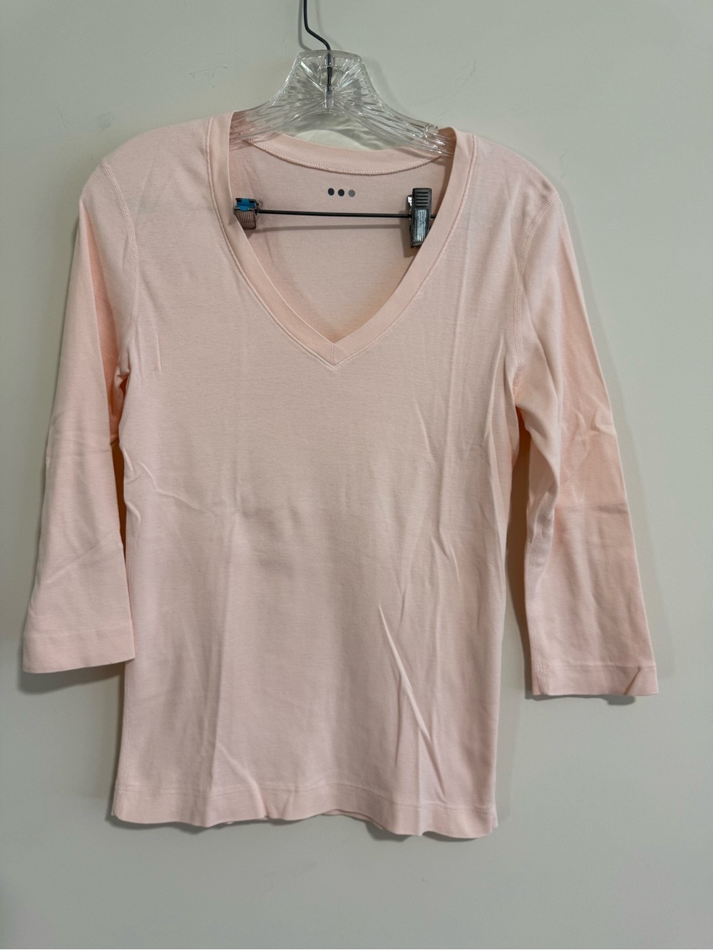 Three Dots Light Pink V-Neck Long Sleeve Tee. Size L. Excellent Condition.